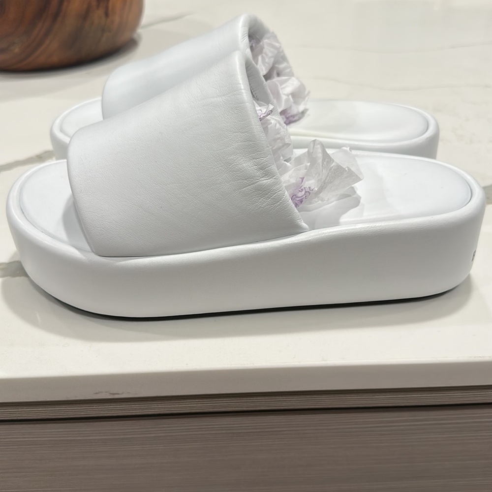 Balenciaga slides. - Picture 3 of 7